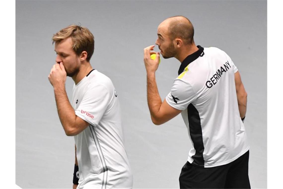 Davis-Cup-Team erreicht Viertelfinale Doppelstärke als Trumpf: Kevin Krawietz (l) und Tim Pütz aus Deutschland. Foto: Barbara Gindl/APA/dpa