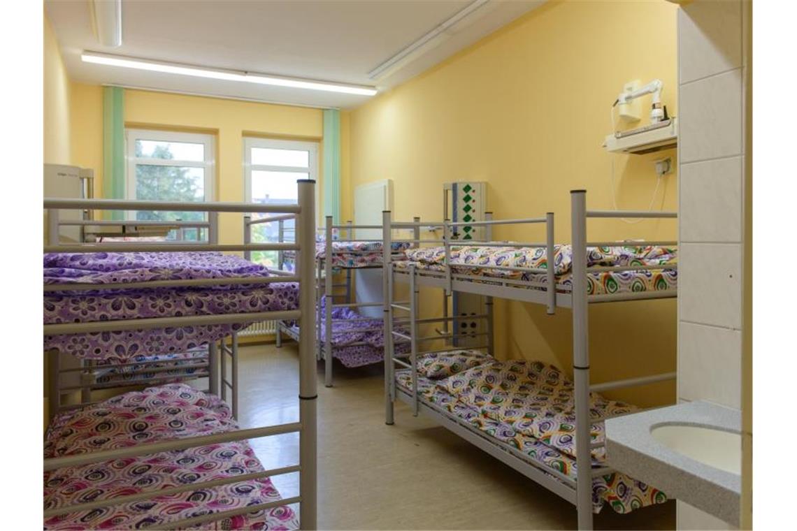 Landkreise gegen weiteren Abbau von Flüchtlingsunterkünften Doppelstockbetten in einer Flüchtlingsunterkunft. Foto: Candy Welz/dpa-Zentralbild/Archivbild