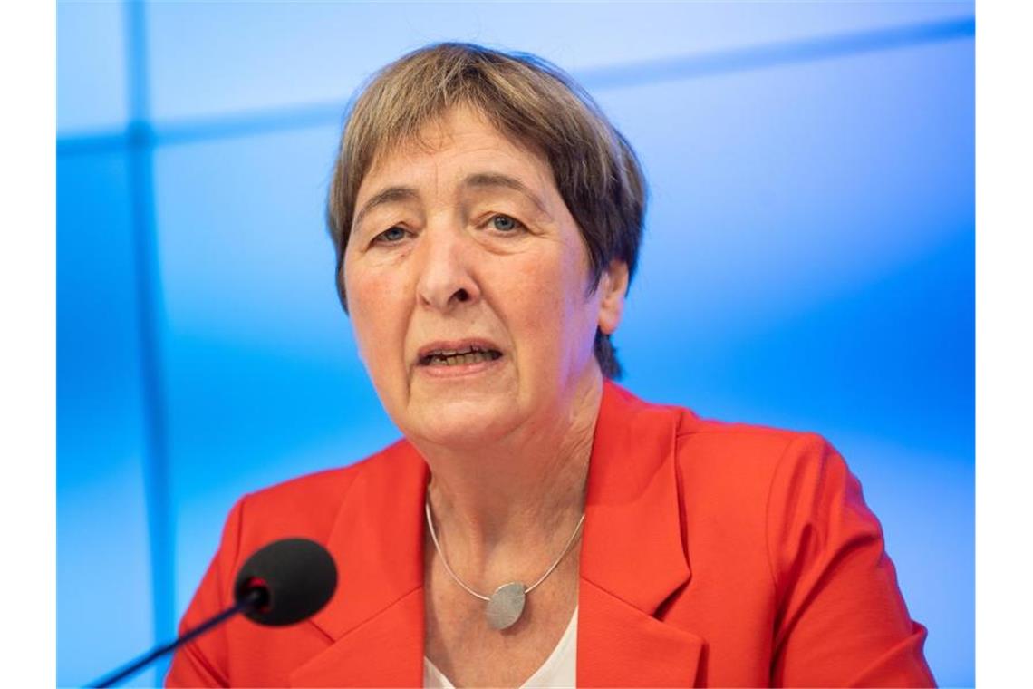 Bildungsgewerkschaft fordert klare Konzepte für Hochschulen Doro Moritz, Vorsitzende der Gewerkschaft Erziehung und Wissenschaft, hält einen Redebeitrag. Foto: Sebastian Gollnow/dpa/Archivbild