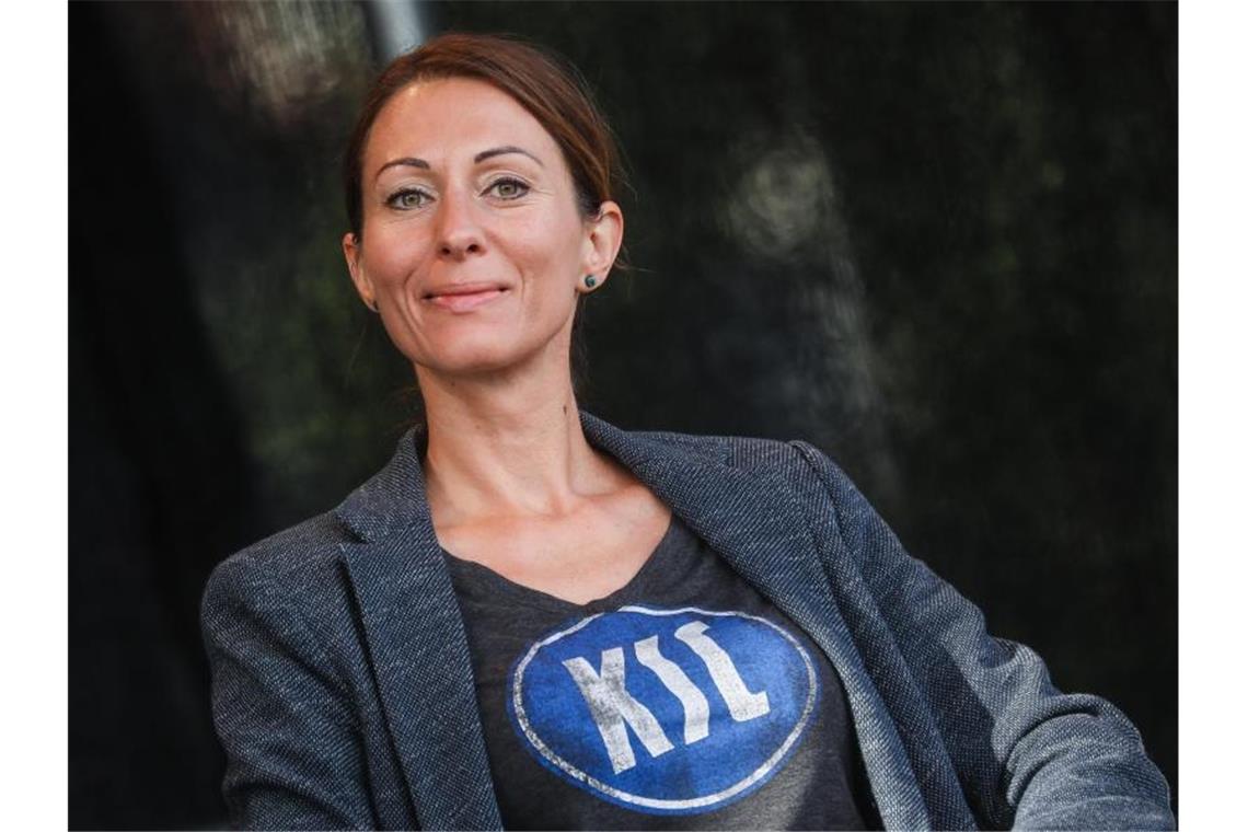 Kandidatenrunde im Autokino: Karlsruher SC sucht Präsidenten Dorothee Augustin, Kandidatin für das Präsidentenamt des KSC. Foto: Christoph Schmidt/dpa