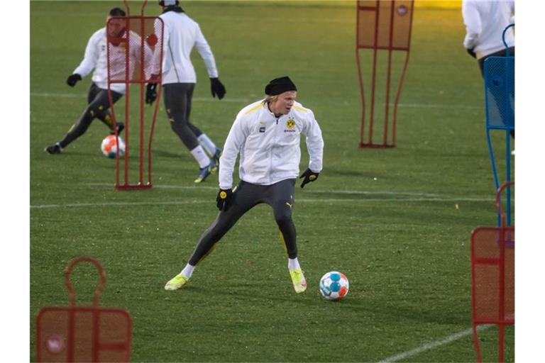 Dortmunds Erling Haaland steht im Topspiel gegen die Bayern in der Startelf. Foto: Bernd Thissen/dpa