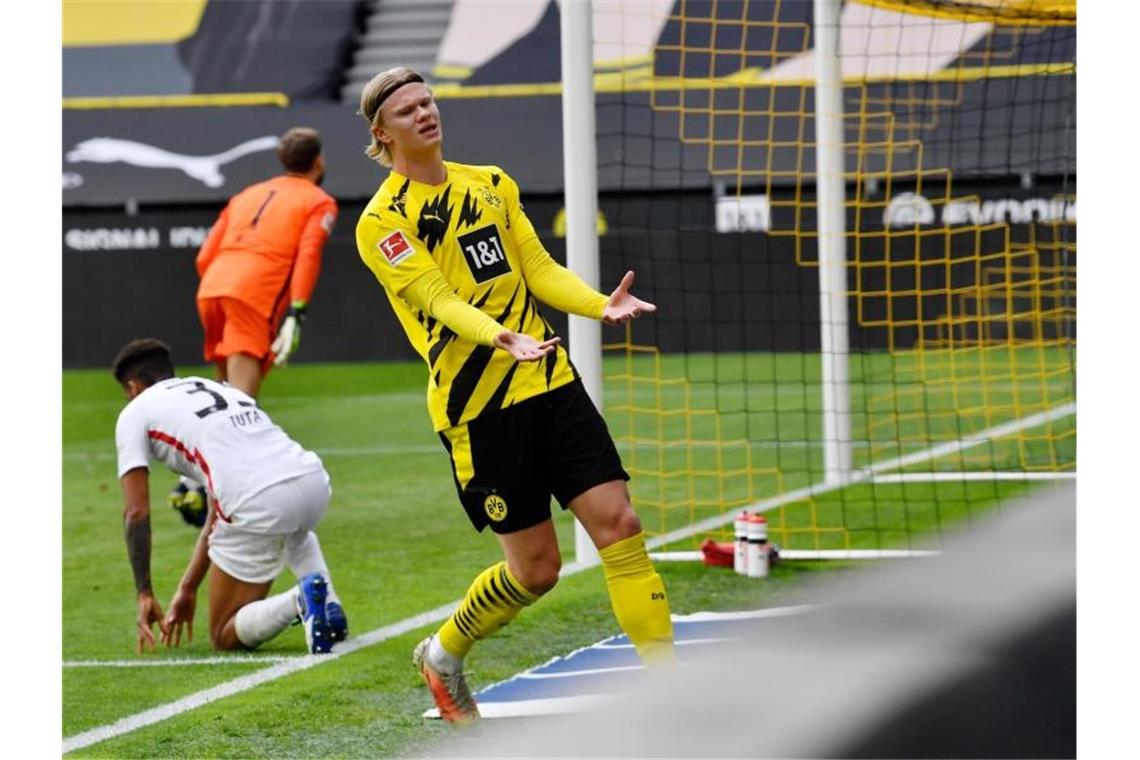 BVB vor Knockout im Kampf um Europa - „Maßlos enttäuscht“ Dortmunds Stürmer Erling Haaland hadert mit einer verpassten Chance. Foto: Martin Meissner/Pool AP/dpa