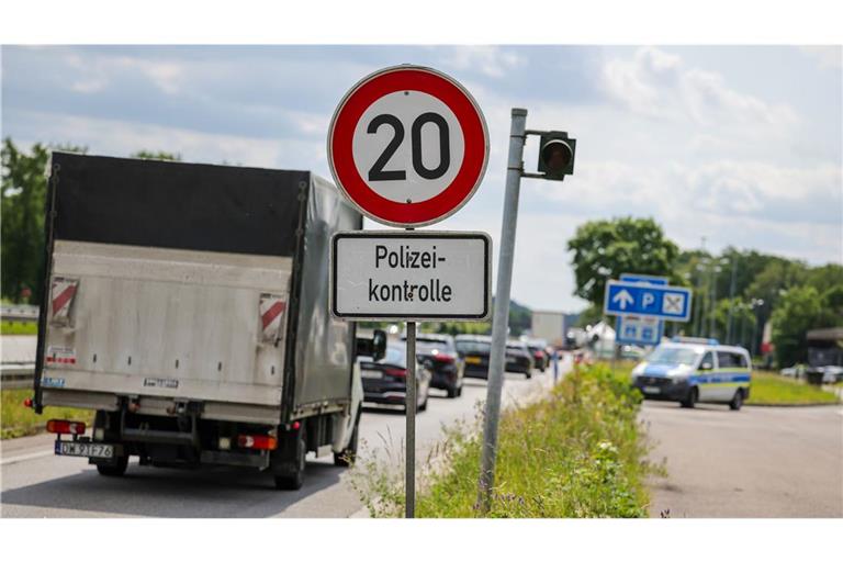Drei Asylsuchende aus Somalia, die an der deutsch-polnischen Grenze abgewiesen wurden, befinden sich nun in Berlin. (Symbolbild)