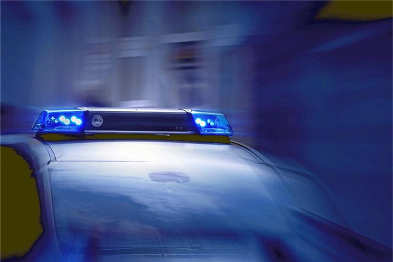 Drei Autos bei Unfall beteiligt. Symbolfoto: P. Labelle/Stock-Adobe