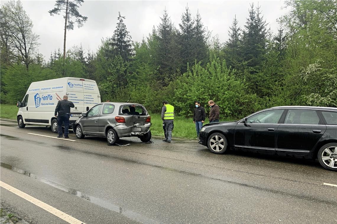 Zwei Verletzte nach Auffahrunfall Drei Fahrzeuge waren an dem Unfall am Mittwochmorgen beteiligt.Foto: SDMG/Hemmann
