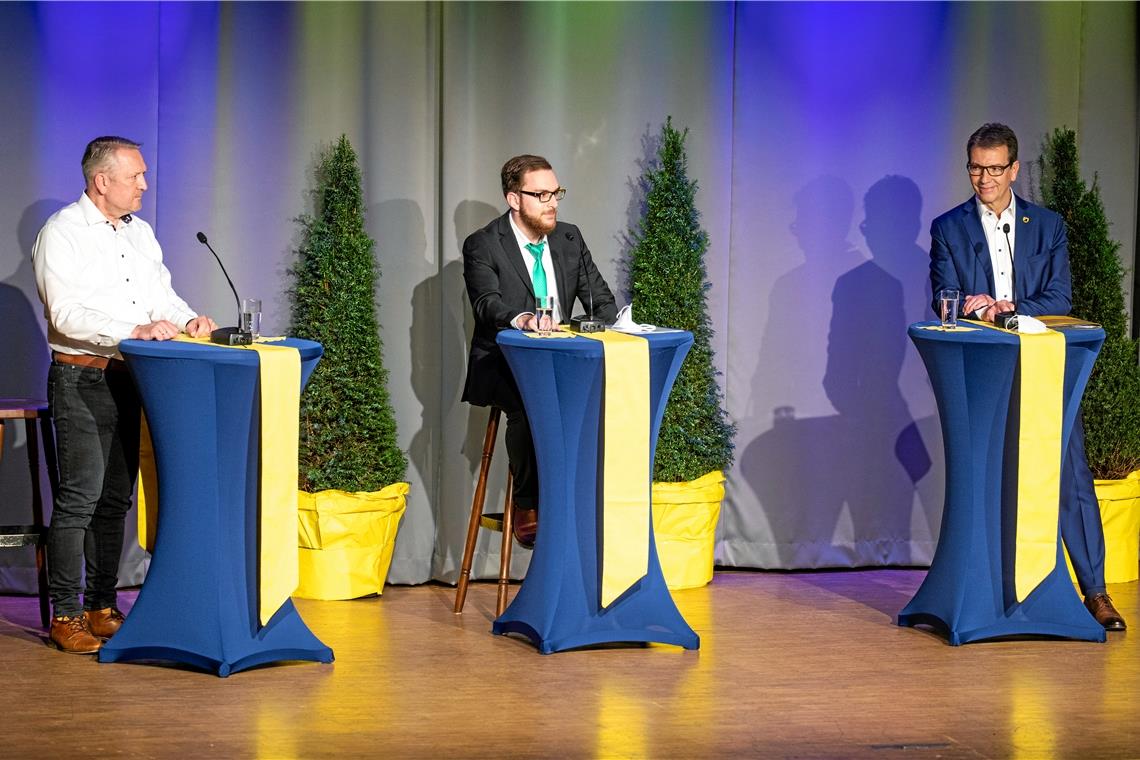 Drei Männer, die alle der neue Bürgermeister von Auenwald werden wollen (von links): Matthias Bacher, Kai-Uwe Ernst und Karl Ostfalk. Foto: A. Becher