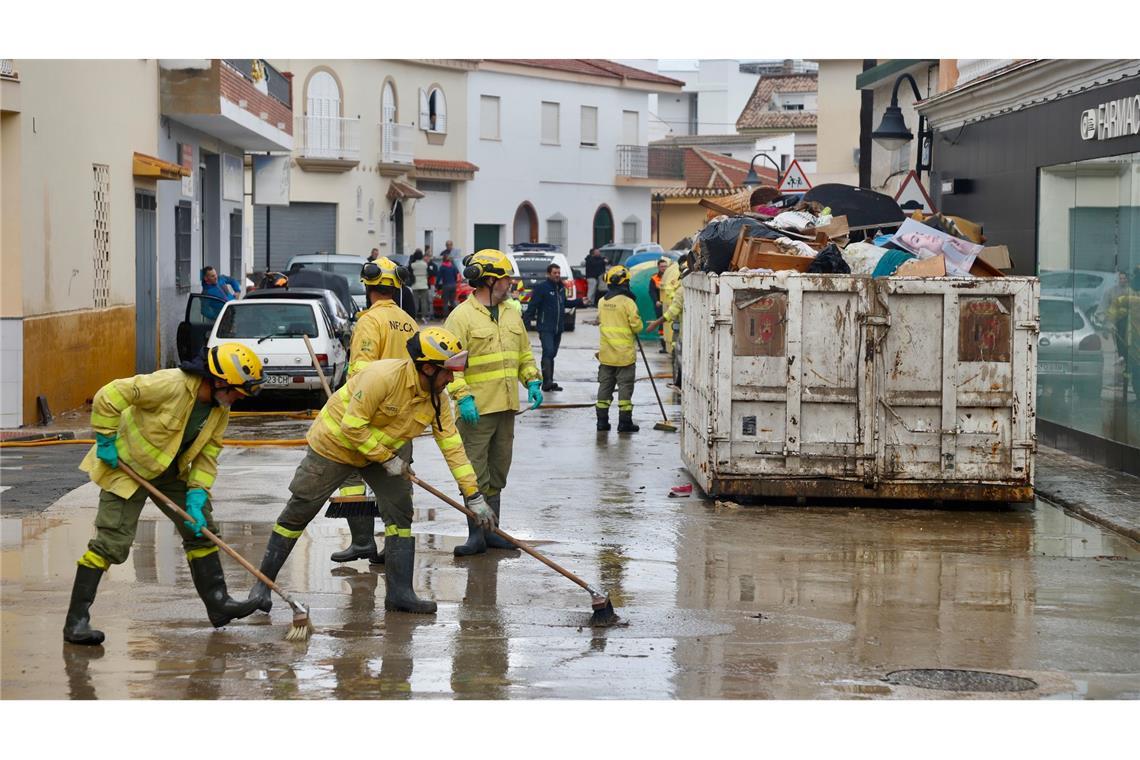 Drei Menschen starben durch Hochwasser nach heftigen Regenfällen in Südspanien.