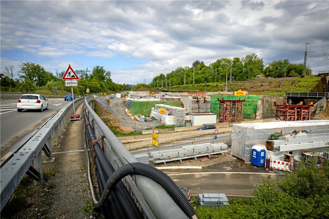Drei Tage lang ist die B14 bei Backnang dicht. Foto: Alexander Becher
