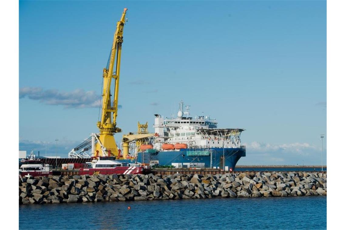 Drei US-Senatoren haben dem Fährhafen Sassnitz in Mecklenburg-Vorpommern in einem Brief mit schweren Sanktionen wegen seiner Rolle beim Bau der Ostseepipeline Nord Stream 2 gedroht. Foto: Stefan Sauer/dpa-Zentralbild/dpa