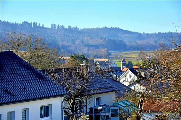 Drei Windräder sollen nach Plänen der Stadtwerke Backnang und Winnenden im Waldgebiet Hörnle bei Allmersbach im Tal entstehen – aber wohl nicht vor 2028. Foto: Tobias Sellmaier