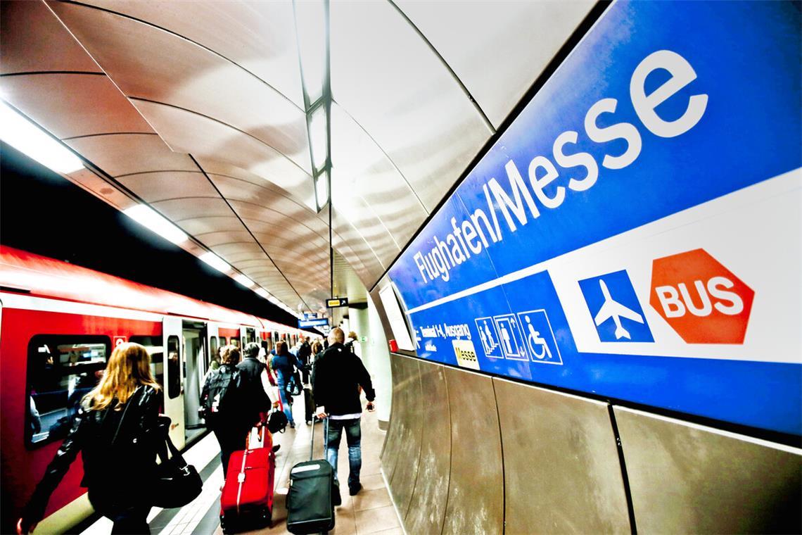 Drei Wochen steht zwischen Flughafen und Vaihingen für die S-Bahn nur ein Gleis zur Verfügung. Drei Wochen steht zwischen Flughafen und Vaihingen für die S-Bahn nur ein Gleis zur Verfügung.
