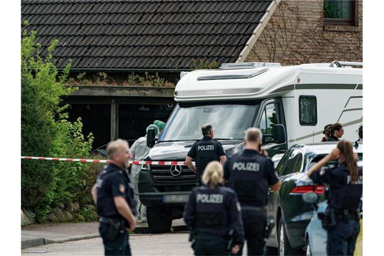 Dreifachmord-Prozess: In dem Haus in Dänischenhagen bei Kiel sind ingesamt zwei Tote gefunden worden. Foto: Axel Heimken/dpa