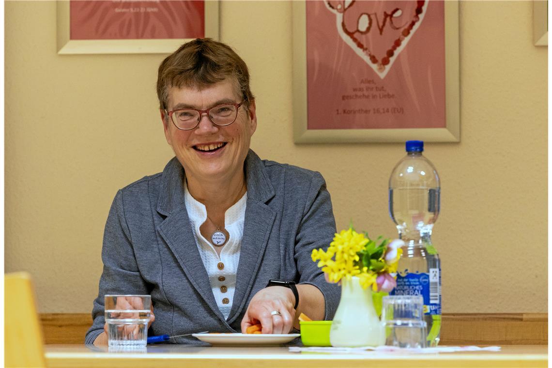 Abnehmkurse in Backnang Dreimal am Tag darf Silvia Saczinowski, die sich an das Konzept „Lebe leichter“ hält, einen Teller voll Essen genießen. Foto: Alexander Becher