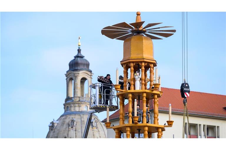 Dresden startet mit dem Aufbau am Striezelmarkt