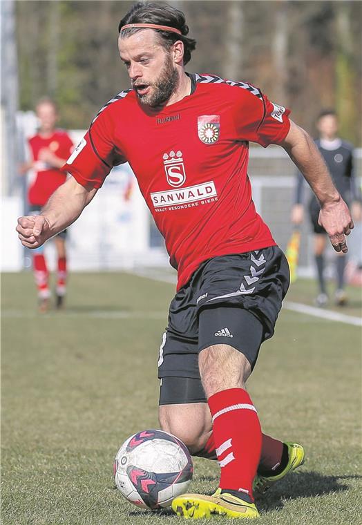 Ein Stück näher ran ans Fußball-Spektakel Dribbelt sich am Donnerstag, 28. Juni, auf Facebook-Live durch die Fragerunde: Timo Röttger.