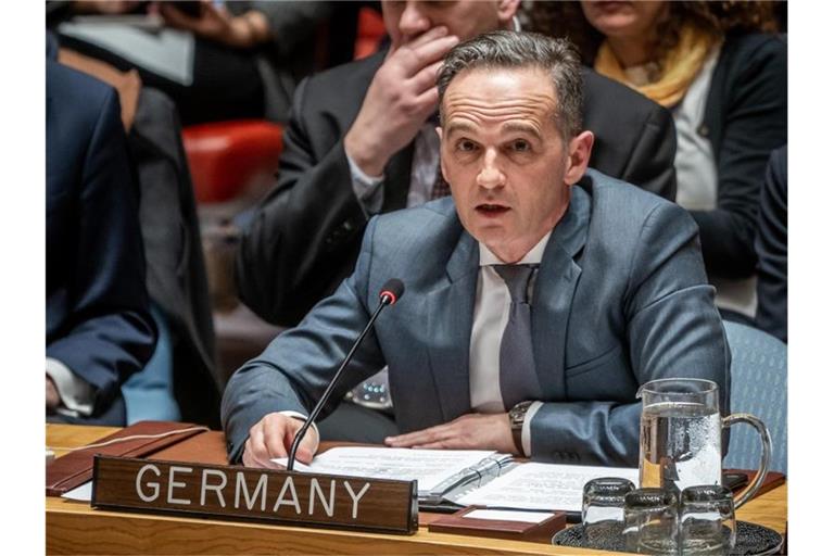 Droht mit Konsequenzen: „Niemand kann darauf setzen, dass er unerkannt davon kommt“, sagt Maas. Foto: Michael Kappeler/dpa