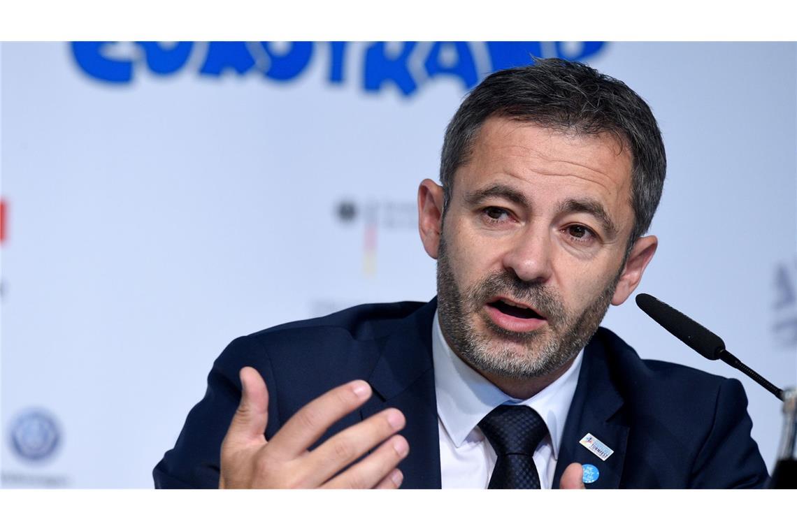 DTB-Präsident Alfons Hölzl auf einer Pressekonferenz. (Symbolfoto)
