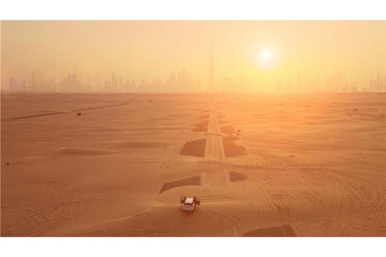 Dubai City versinkt in einem Sandsturm.