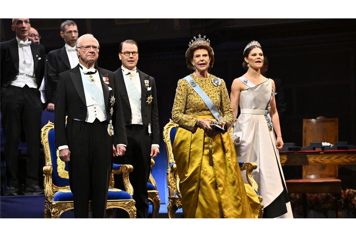 Dürfen bei der Zeremonie nicht fehlen (von links): Schwedens König Carl XVI. Gustaf, Prinz Daniel, Königin Silvia und Kronprinzessin Victoria.