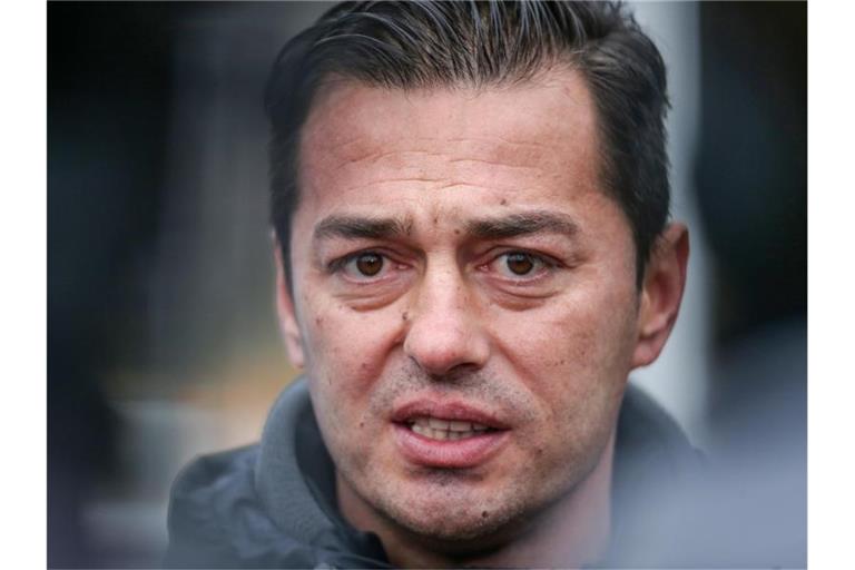 Dürfte kaum noch eine Chance auf einen Verbleib als Hertha-Trainer haben: Ante Covic zeigte sich illusionslos. Foto: Andreas Gora/dpa