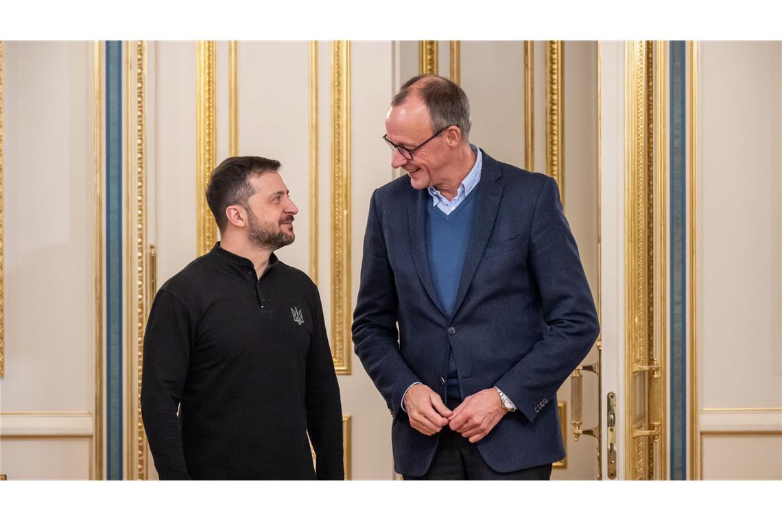 Selenskyj erhofft sich von Merz Führungsstärke in Europa Dürften bald häufiger aufeinandertreffen: Wolodymyr Selenskyj und Friedrich Merz. (Archivbild)