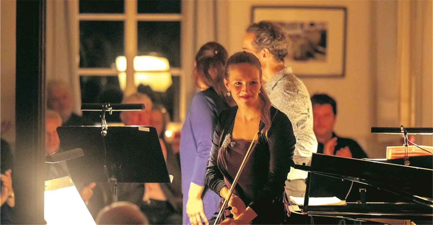 Dunja Robotti, Elena Graf (vorne) und Arthur Balogh boten Beethovens Werke virtuos dar. Foto: A. Becher