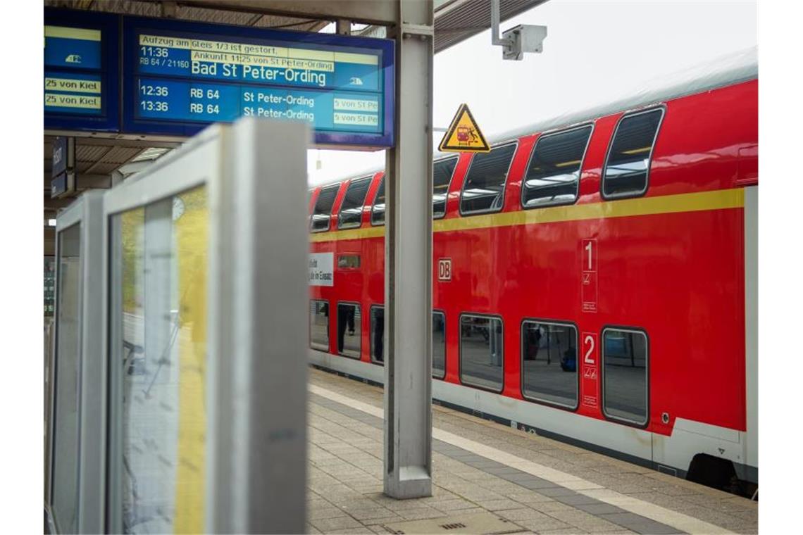 Durch den „Deutschlandtakt“ nach Schweizer Vorbild sollen bis zum Jahr 2030 die Züge zwischen den größten Städten im Halbstundentakt fahren. Foto: Gregor Fischer/dpa