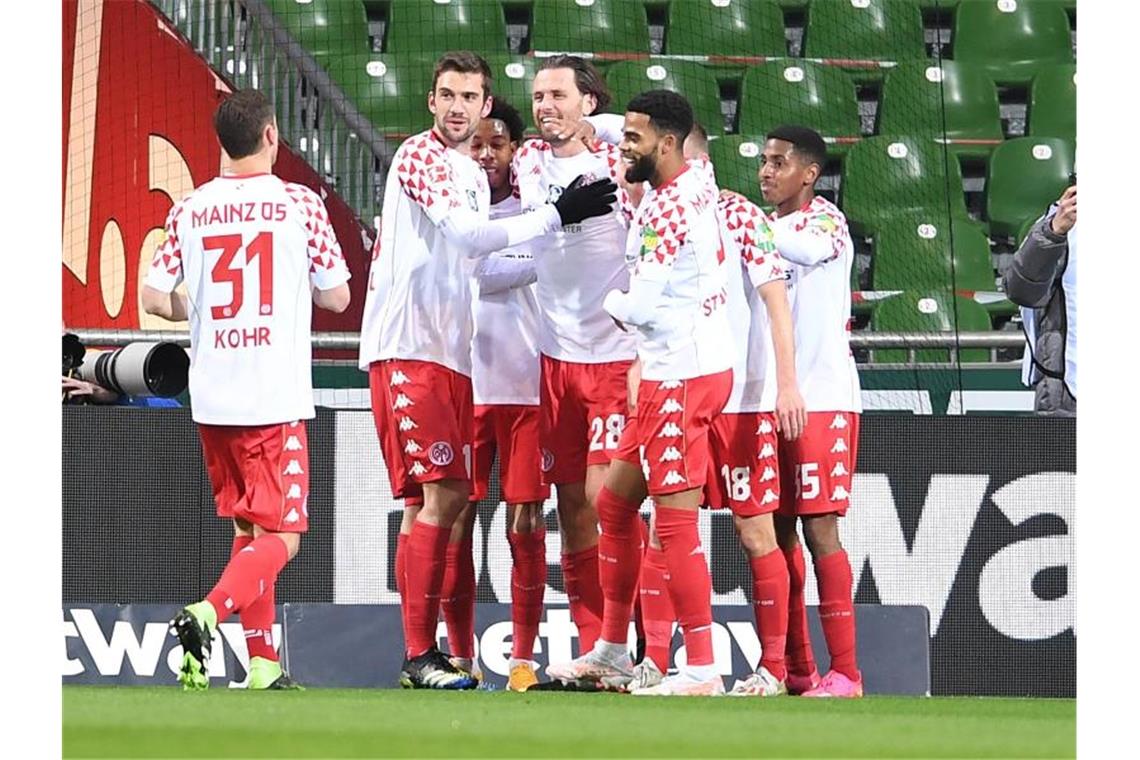 BVB und Wolfsburg auf Kurs - Werder verliert gegen Mainz Durch den Sieg in Bremen zog Mainz 05 in der Tabelle an Werder vorbei. Foto: Carmen Jaspersen/dpa