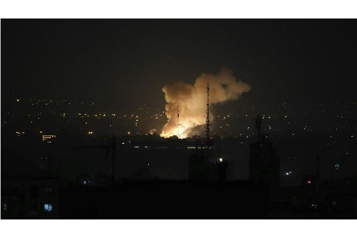 Öl und Gas deutlich teurer nach Angriff auf Iran – Dax sinkt Durch die Angriffe auf den Iran gibt es Risiken für den Handel (Symbolbild).