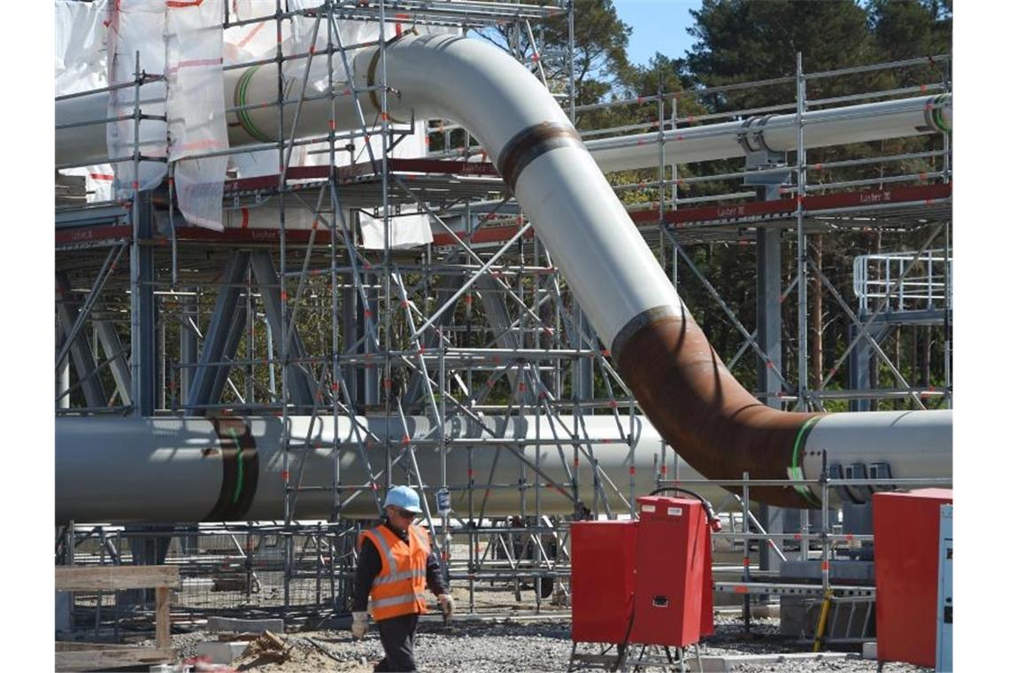 Durch die Pipeline soll zum Jahresende das erste russische Erdgas strömen. Bislang ist die Hälfte der Leitungen verlegt. Foto: Stefan Sauer