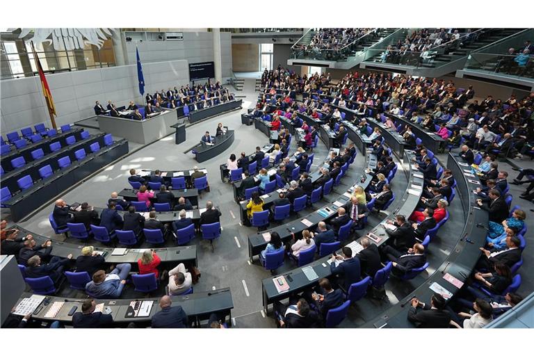 Durch die Wahlrechtsreform der Ampel-Koalition war die Größe des Bundestages auf 630 Mandate gedeckelt worden.