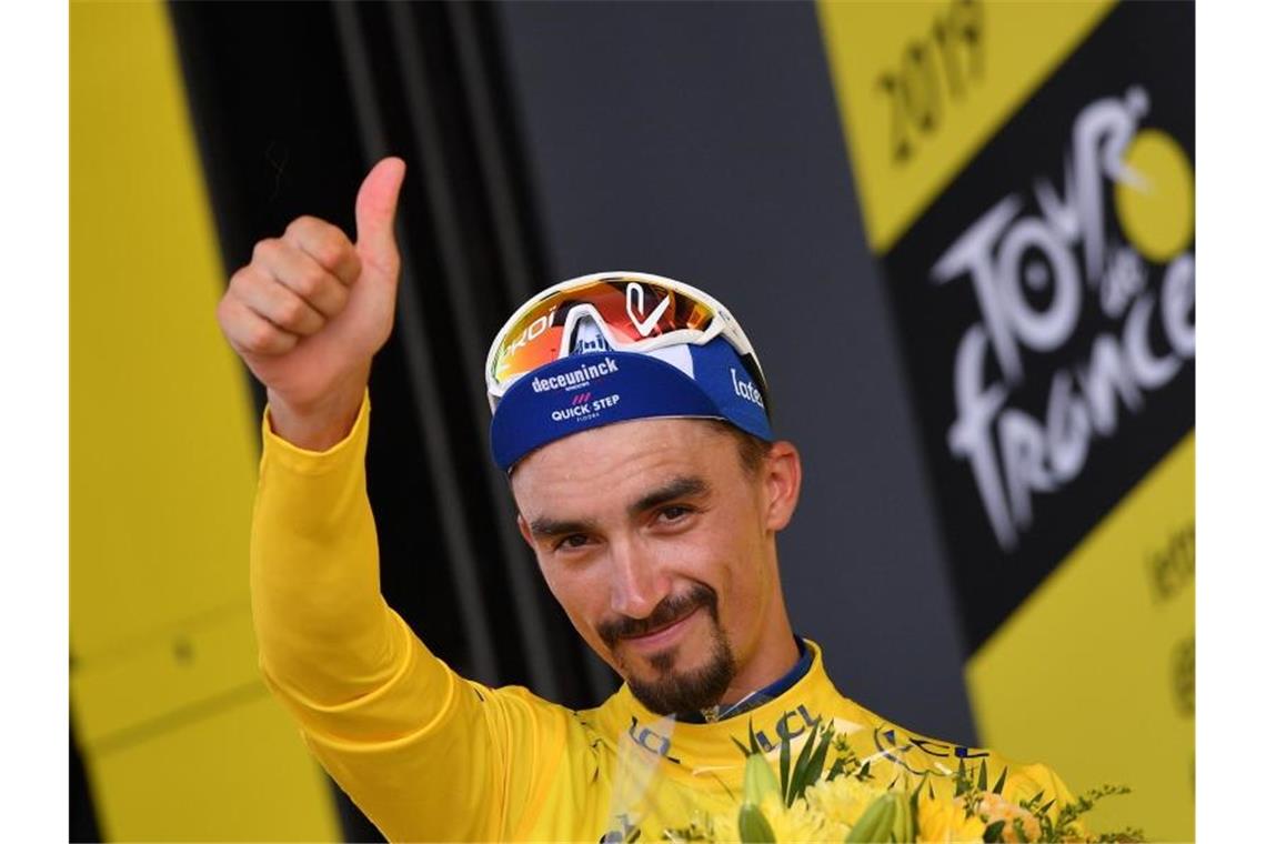 Durfte sich auch in Nimes das Gelbe Trikot überstreifen: Julian Alaphilippe. Foto: David Stockman/BELGA