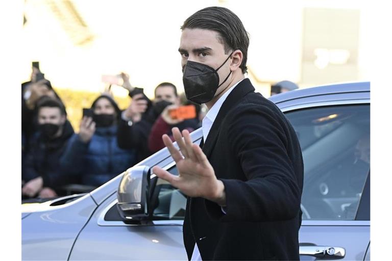 Dusan Vlahovic kommt zur medizinischen Untersuchung bei Juventus Turin. Foto: Fabio Ferrari/LaPresse/AP/dpa