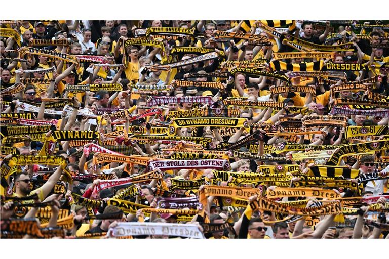 Dynamo Dresden kehrt in die 2. Liga zurück.