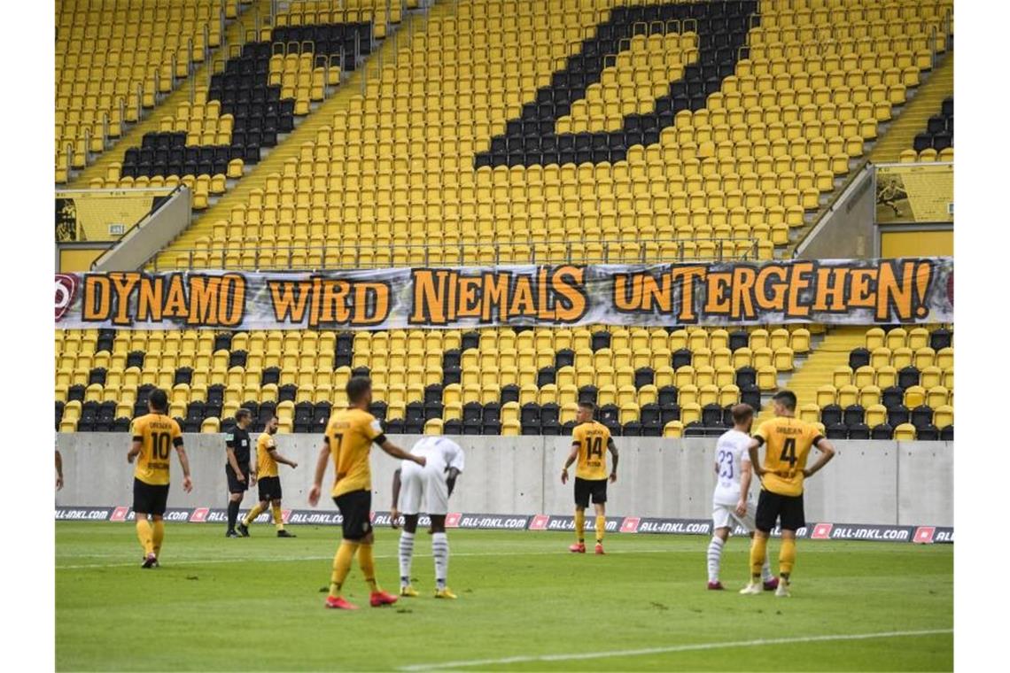 Dresden wehrt sich gegen den Abstieg: Gespräch mit der DFL Dynamo Dresden musste sportlich den Weg in die 3. Liga antreten. Foto: Robert Michael/dpa-Zentralbild/dpa