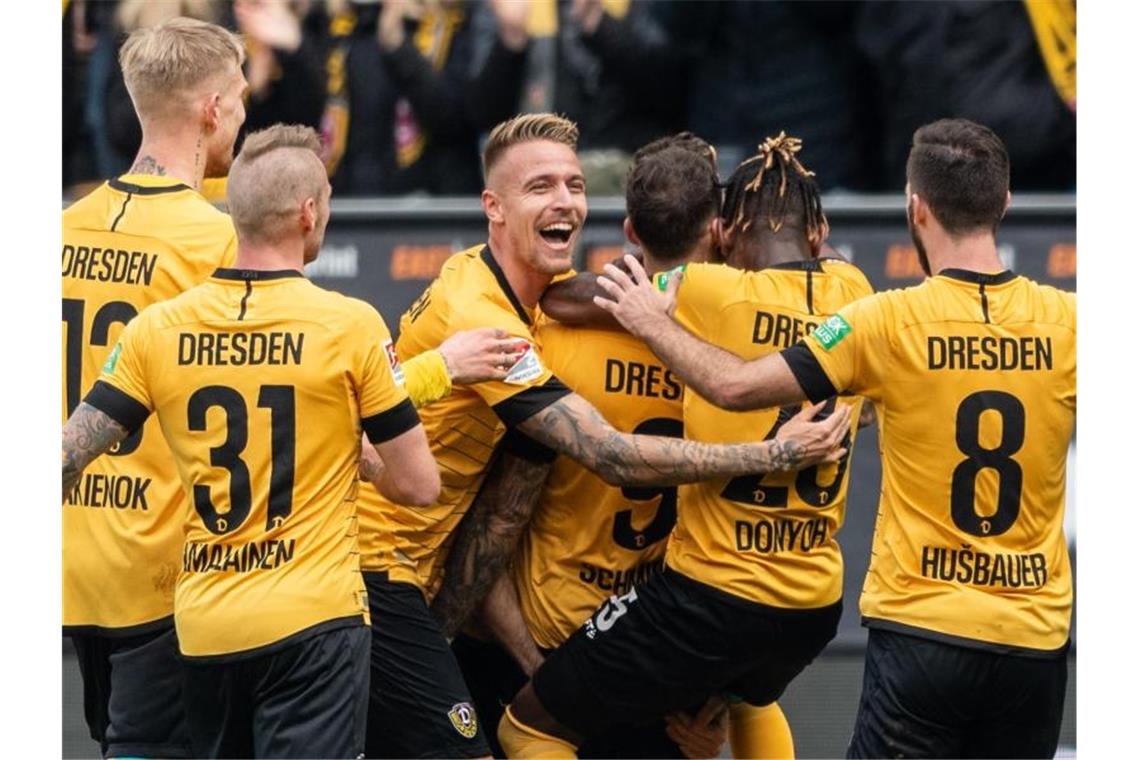Dynamo Dresden setzte sich gegen den FC Erzgebirge Aue durch. Foto: Robert Michael/dpa-Zentralbild/dpa