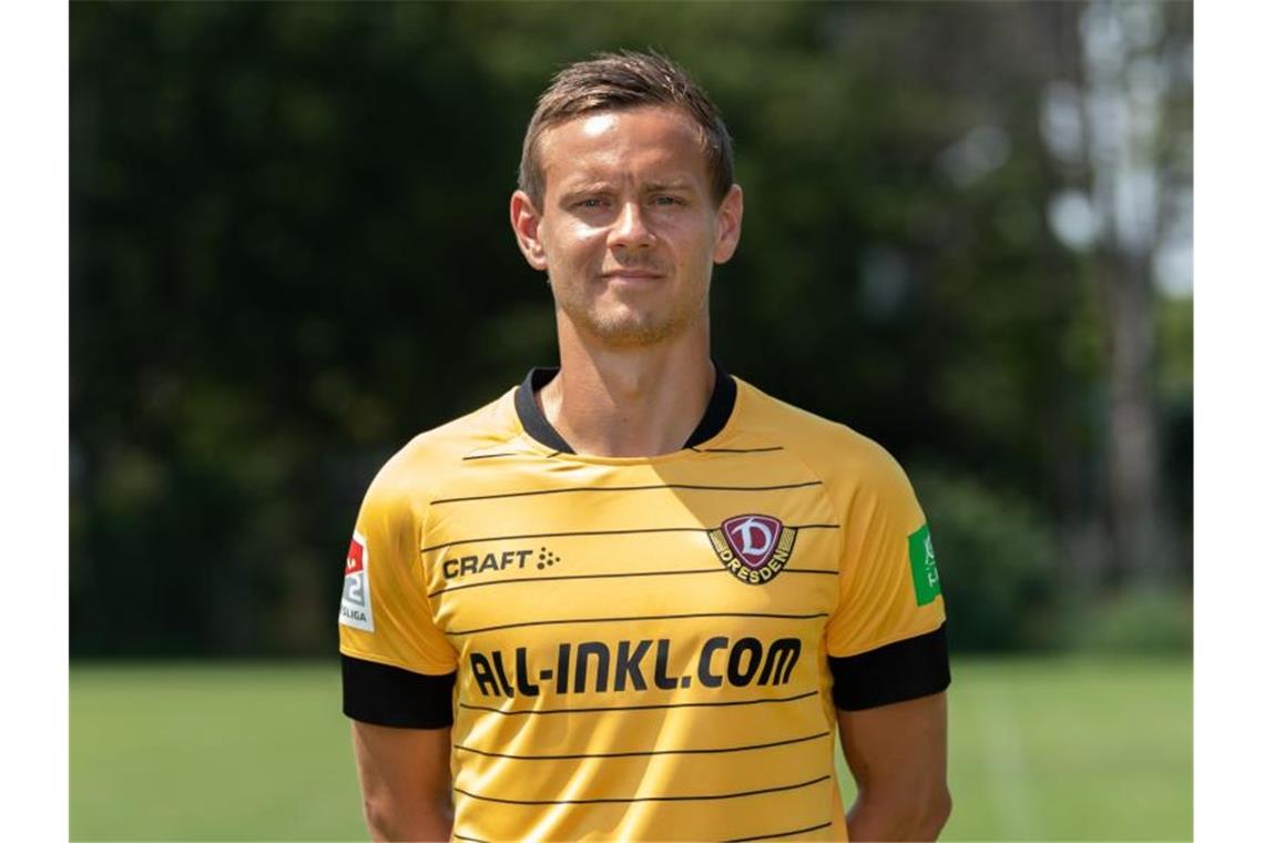 „Verzerrung des fairen Wettbewerbs“ - Dresden erwägt Klage Dynamo Dresdens Spieler Chris Löwe ließ nach der Niederlage in Kiel seinen Emotionen freien Lauf. Foto: Robert Michael/zb/dpa