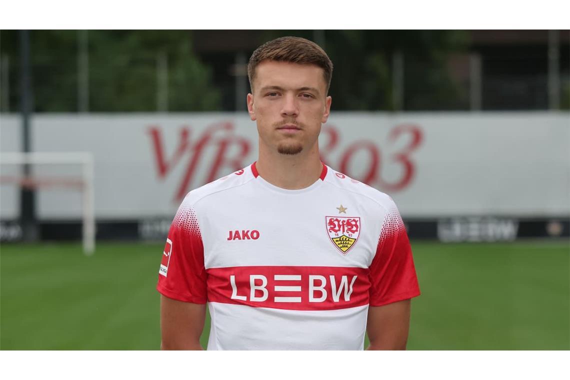 Dzenan Pejcinovic (Note 1,5): Der Neuzugang erhielt den Vorzug vor Ermedin Demirovic – und der Mittelstürmer rechtfertigte seine Aufstellung. Das Tor zum 1:0 mit dem linken Fuß war stark (18.). Ebenso gut war sein zweiter Treffer, als ihn Deniz Undav bediente (37.). Damit hatte der 21-Jährige noch nicht genug. Er vollendete auch zum 4:0 (82.) und war bis zu seiner Auswechslung klar der Mann des Abends.