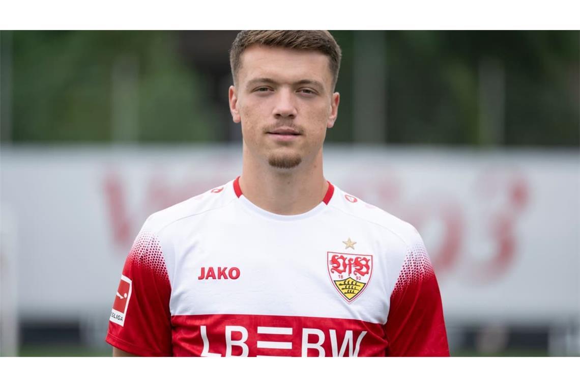 Dzenan Pejcinovic (Note 3,5): Köpfte nach 15 Minuten den Ball aus vier Metern in Bedrängnis an die Latte des Kölner Kastens. Ansonsten war vom &nbsp;Wolfsburg-Neuzugang zunächst nicht viel zu sehen. Dzenan Pejcinovic fehlt noch die Bindung zum VfB-Spiel, das blinde Verständnis für die passenden Laufwege ist nicht da. Vergab nach 71 Minuten eine Großchance. Agierte unterm Strich unglücklich.