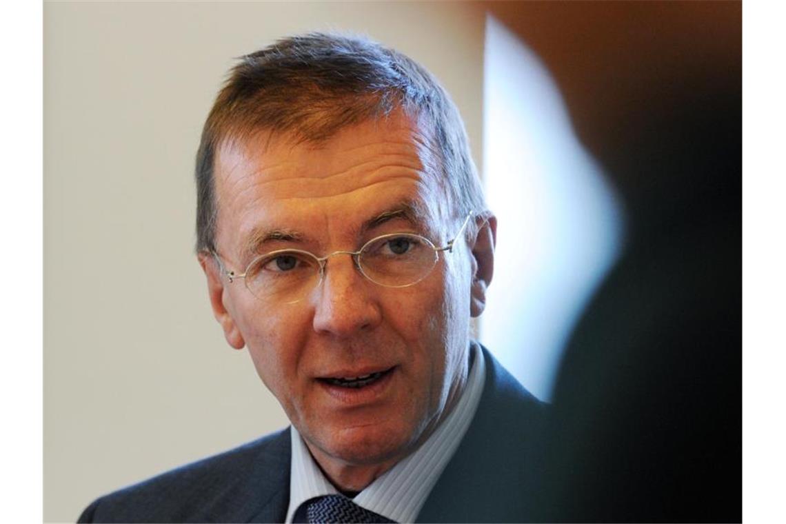 Trauer um Freiburger Moraltheologen Eberhard Schockenhoff Eberhard Schockenhoff schaut in die Runde. Foto: picture alliance / dpa
