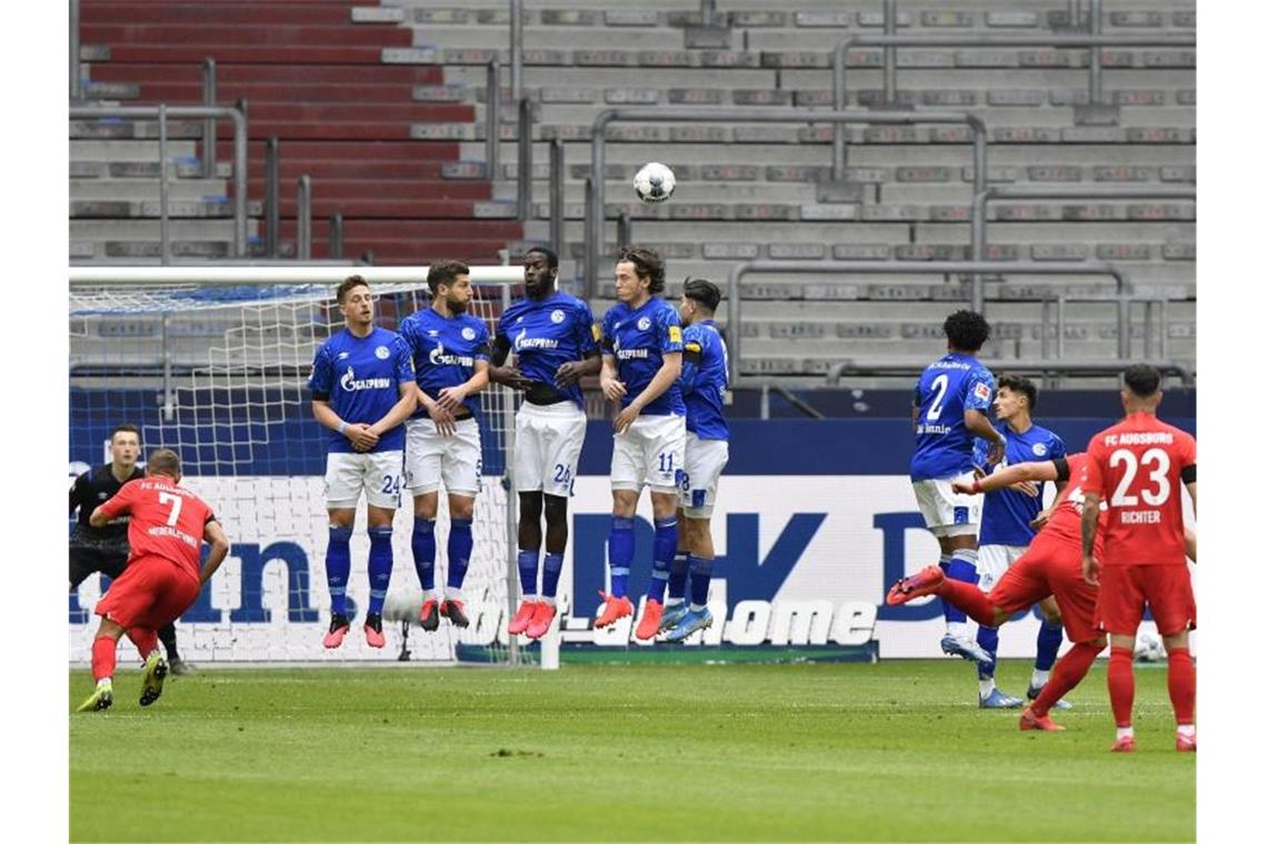 Schalkes Talfahrt hält an - FCA-Traumeinstand für Herrlich