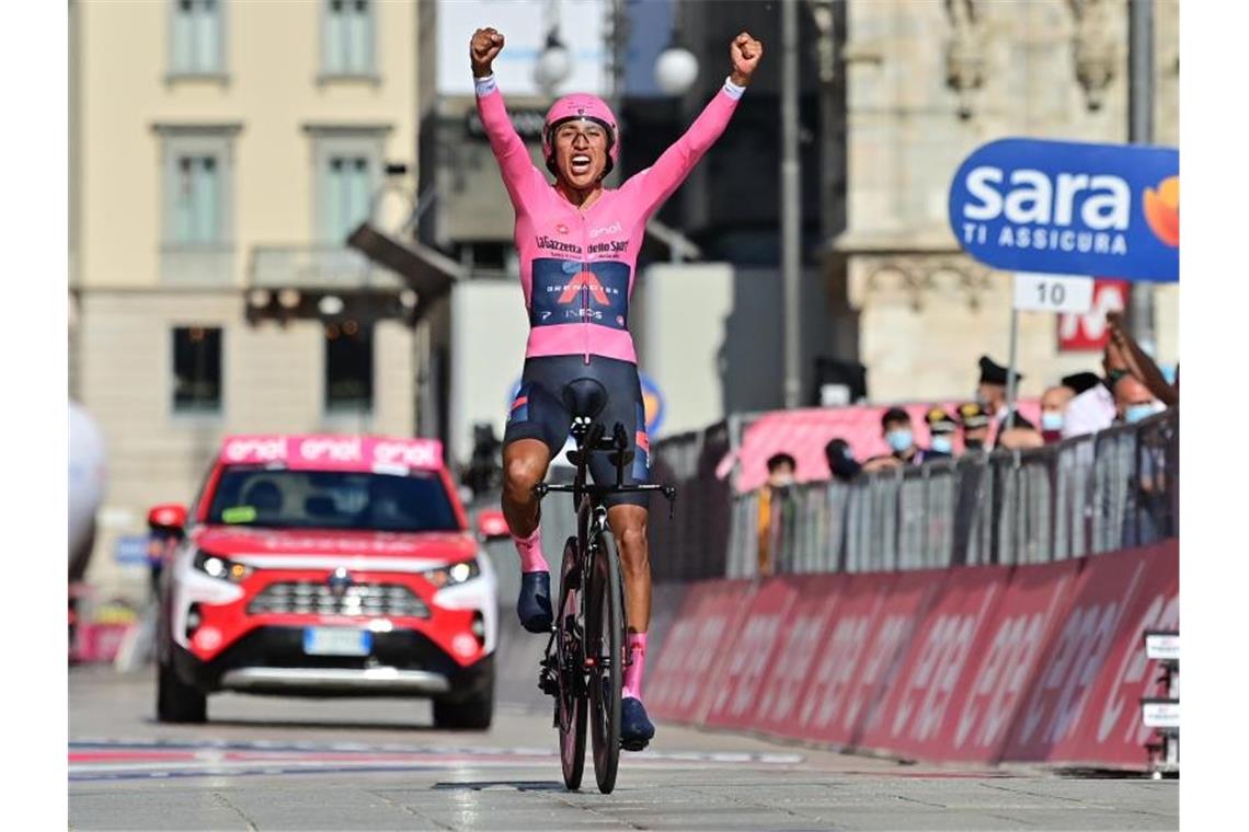 Triumph in Mailand: Radprofi Bernal gewinnt Giro d'Italia Egan Bernal jubelt bei der Zieleinfahrt auf der Schlussetappe. Foto: Massimo Paolone/LaPresse via ZUMA Press/dpa