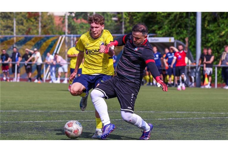 Egzon Krasniqi, Spielertrainer und Torwart von Kosova Kernen, wartet mit seinen Mitstreitern auch nach de fünften Spieltag noch auf den ersten Sieg.