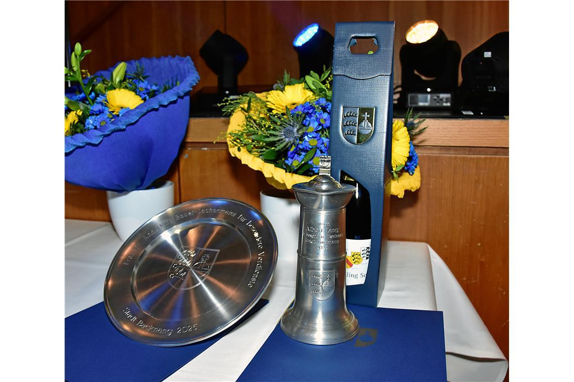 Ehrenteller und Backnanger Kanne.