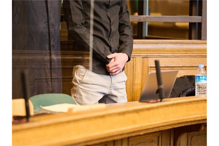 Ein 22-Jähriger ist vor dem Berliner Landgericht wegen eines illegalen Kraftfahrzeugrennens angeklagt. Foto: Annette Riedl/dpa