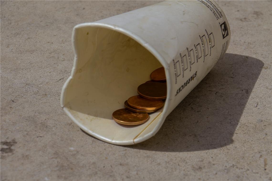 Aggressiver Bettler vor Backnanger Supermarkt Ein 23-Jähriger hat aggressiv nach Geld gefragt. Symbolfoto: Nick Fewings/Unsplash