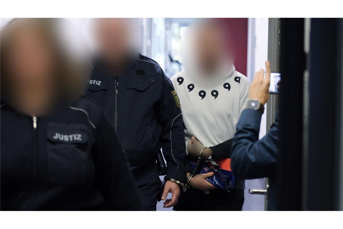 Drei Jahre Haft nach inszeniertem Macheten-Überfall Ein 38-Jähriger soll einem Mann auf dessen Verlangen hin bei einem fingierten Machetenüberfall mehrere Finger abgeschlagen haben. (Archivbild)
