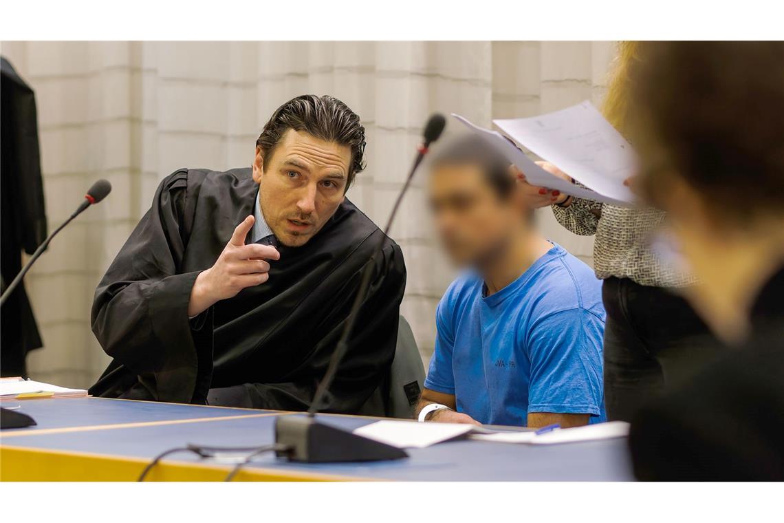 Mit Hähnchenschenkel zugeschlagen? 42-Jähriger vor Gericht