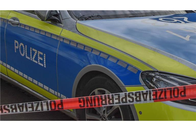 Ein 44-Jähriger soll im Bodenseekreis einer Angehörigen gedroht und Polizisten mit einer Machete bedroht haben (Symbolfoto).