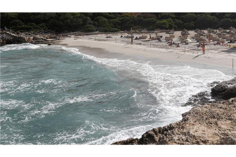 Ein 73-jähriger Deutscher ist beim Baden im Meer vor Mallorca gestorben (Archivbild).